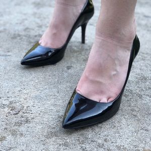 black kitten heels.